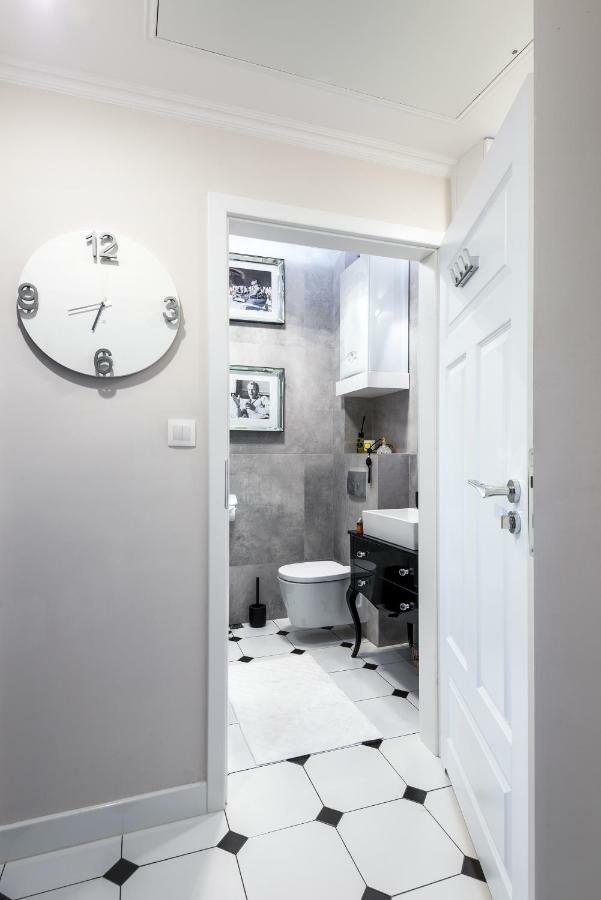 Apartment Far From Krakow